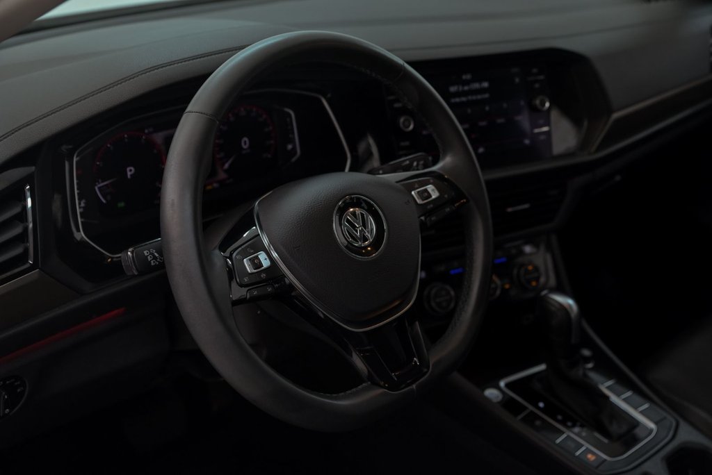 2020 Volkswagen Jetta Execline in Brossard, Quebec - 11 - w1024h768px