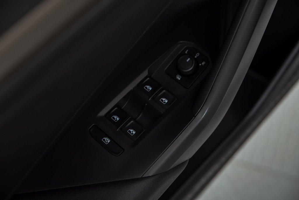 2020 Volkswagen Jetta Execline in Brossard, Quebec - 8 - w1024h768px