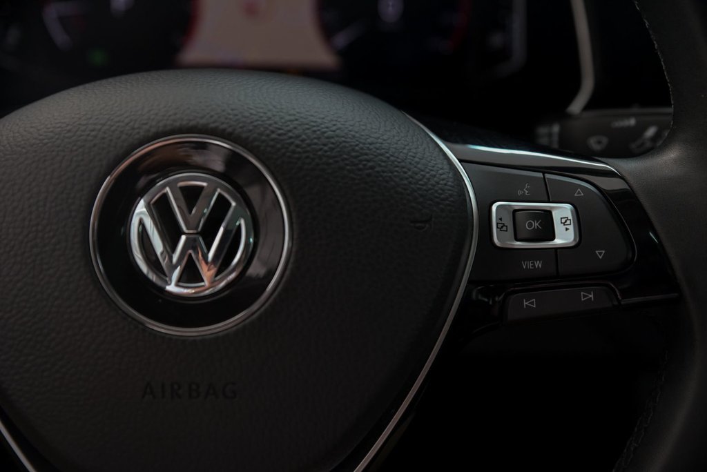2020 Volkswagen Jetta Execline in Brossard, Quebec - 15 - w1024h768px