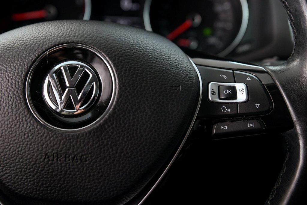 Volkswagen Passat Comfortline 2017 à Brossard, Québec - 16 - w1024h768px