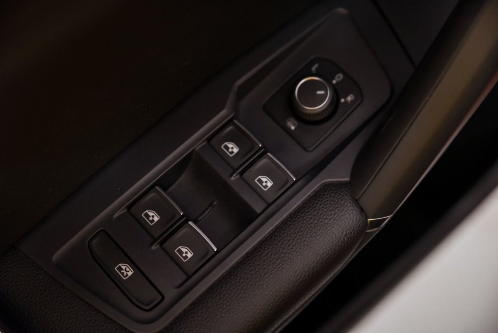 2018 Volkswagen Tiguan Comfortline in Brossard, Quebec - 9 - w1024h768px
