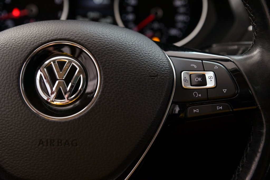 2018 Volkswagen Tiguan Comfortline in Brossard, Quebec - 13 - w1024h768px
