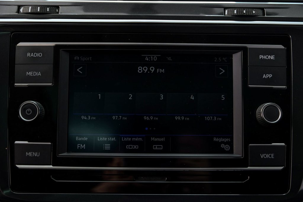 2020 Volkswagen Tiguan in Brossard, Quebec - 16 - w1024h768px