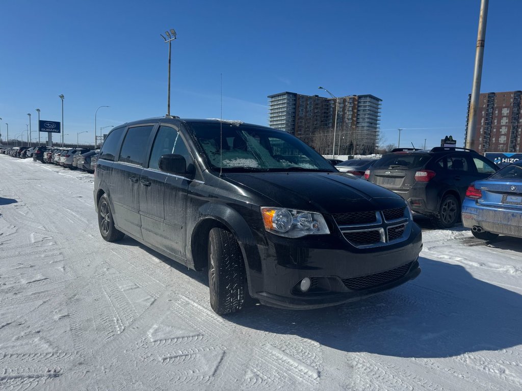 2017 Dodge Grand Caravan SXT Premium Plus in Laval, Quebec - 5 - w1024h768px