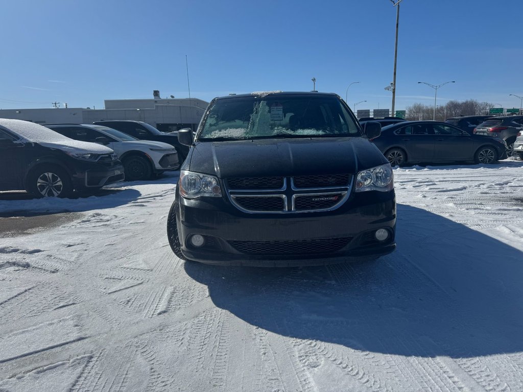 2017 Dodge Grand Caravan SXT Premium Plus in Laval, Quebec - 3 - w1024h768px