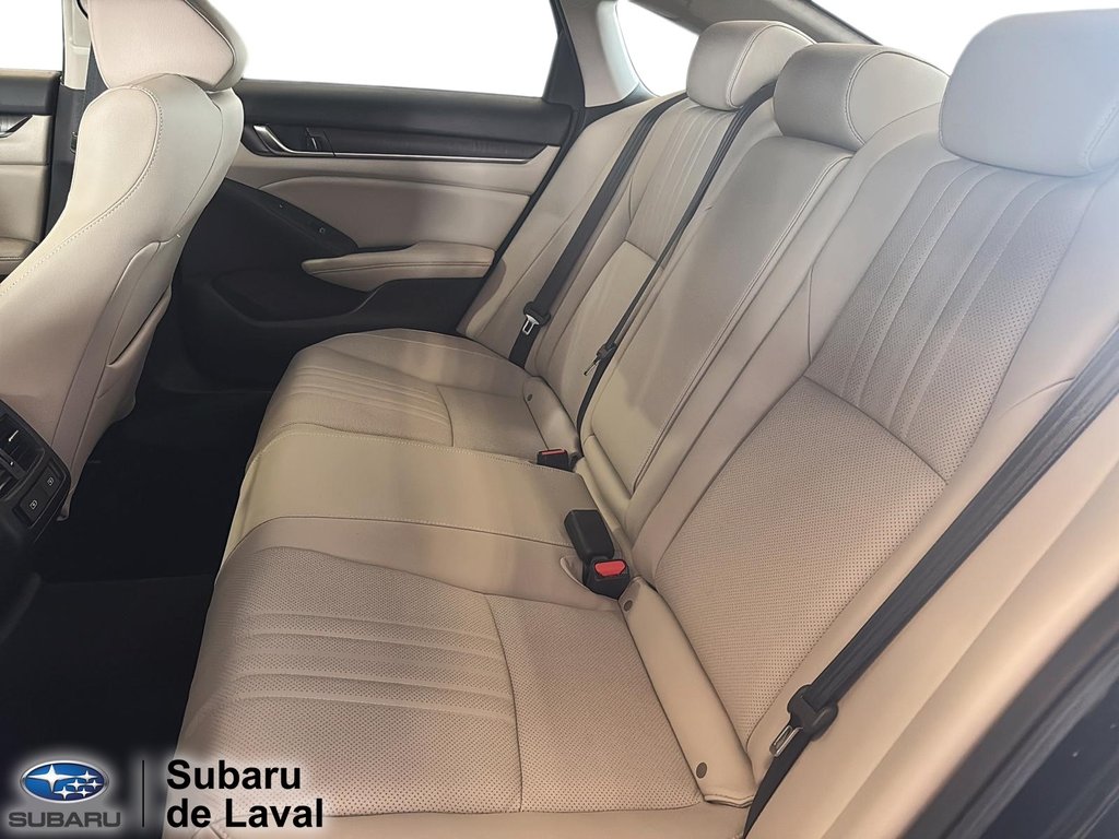 2019 Honda Accord Sedan Touring in Laval, Quebec - 10 - w1024h768px
