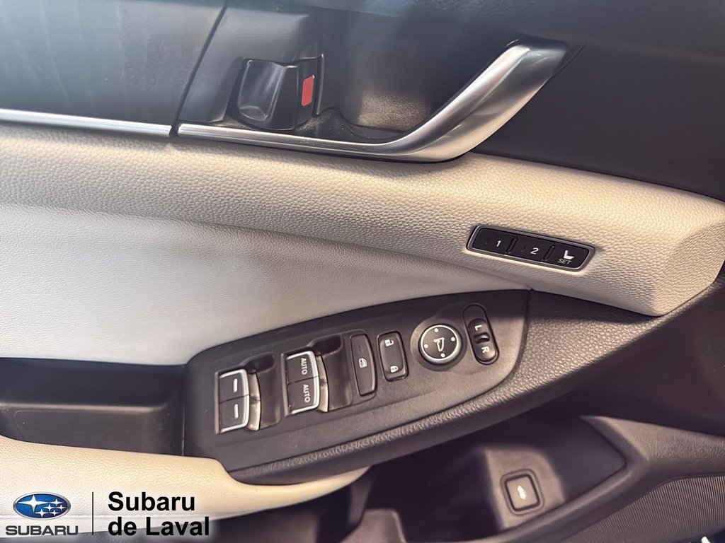 2019 Honda Accord Sedan Touring in Laval, Quebec - 9 - w1024h768px