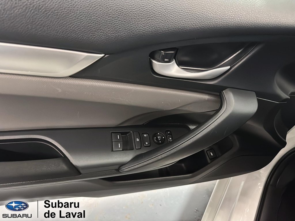 2018 Honda Civic Coupe LX in Terrebonne, Quebec - 11 - w1024h768px