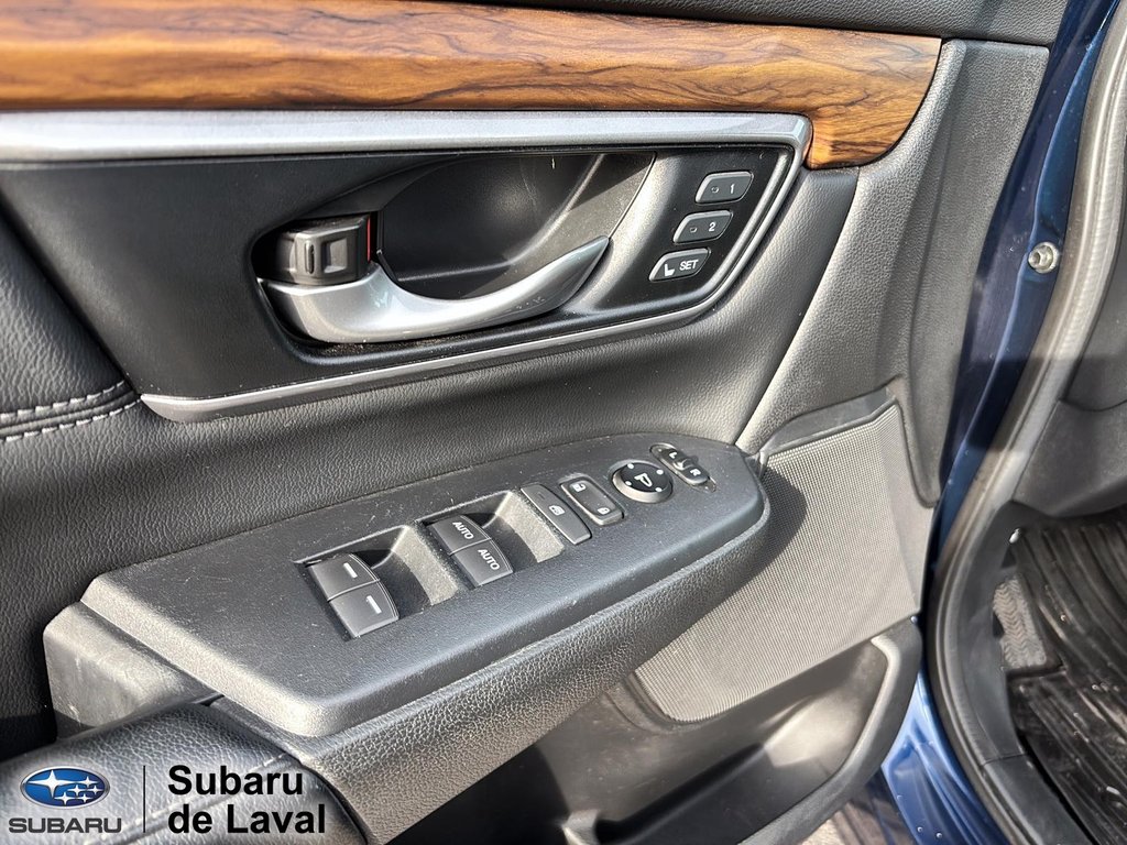 Honda CR-V Touring 2019 à Laval, Québec - 11 - w1024h768px
