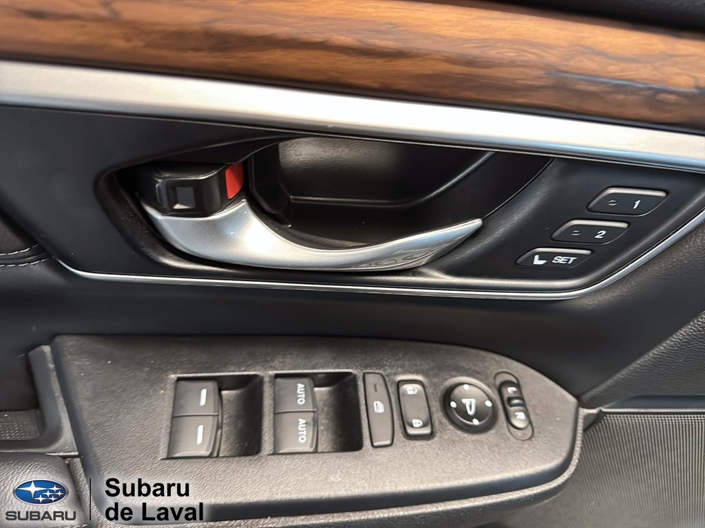 2022 Honda CR-V Touring in Terrebonne, Quebec - 7 - w1024h768px