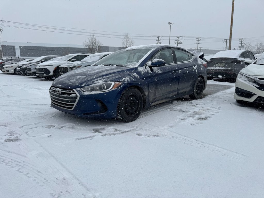 2017 Hyundai Elantra LE in Laval, Quebec - 1 - w1024h768px