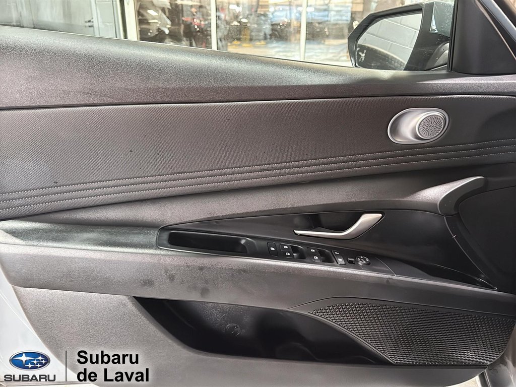 Hyundai Elantra Preferred 2022 à Laval, Québec - 11 - w1024h768px