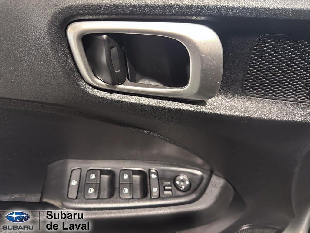 2022 Hyundai Venue Preferred in Laval, Quebec - 10 - w1024h768px
