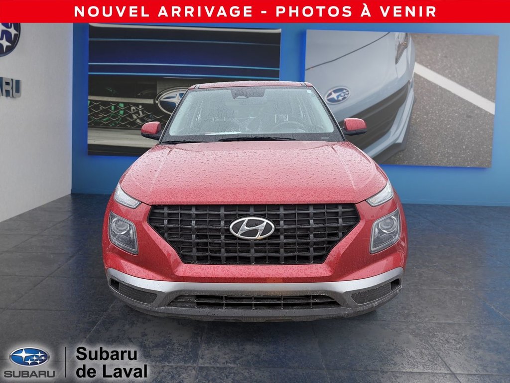 2023 Hyundai Venue Essential in Terrebonne, Quebec - 3 - w1024h768px