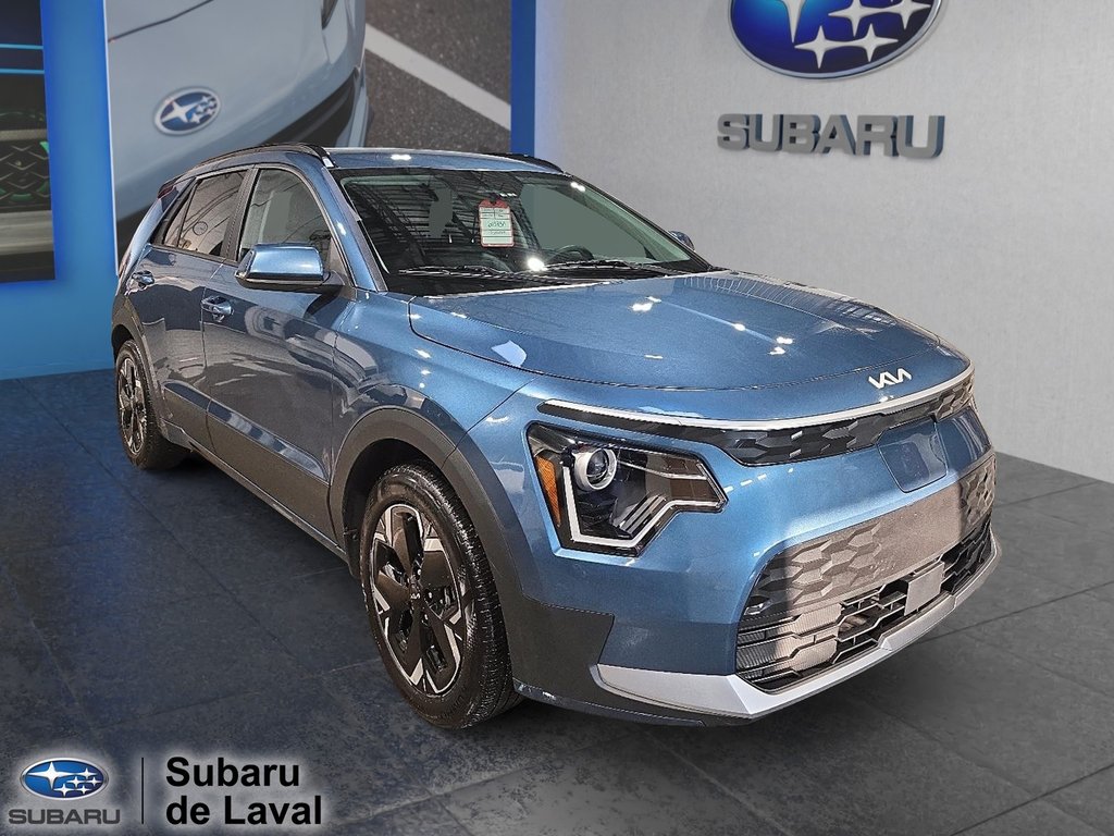 Kia Niro EV Premium + 2023 à Terrebonne, Québec - 3 - w1024h768px