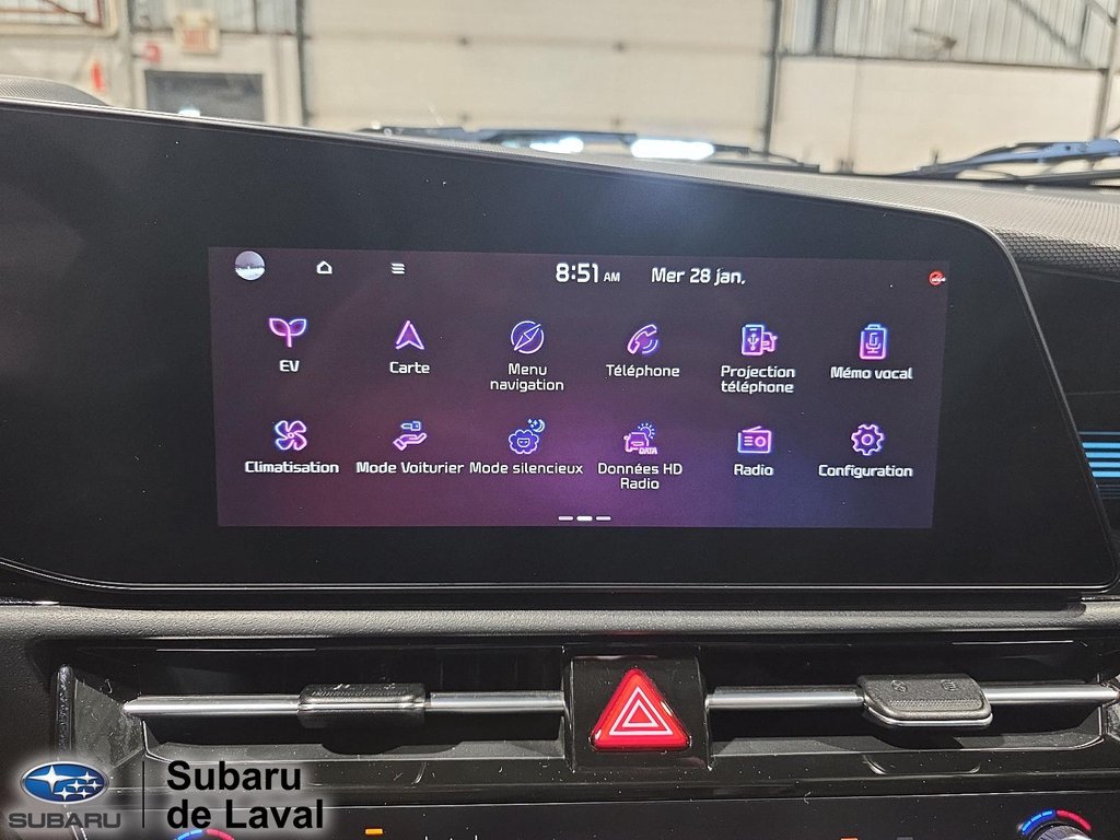 Kia Niro EV Premium + 2023 à Terrebonne, Québec - 12 - w1024h768px