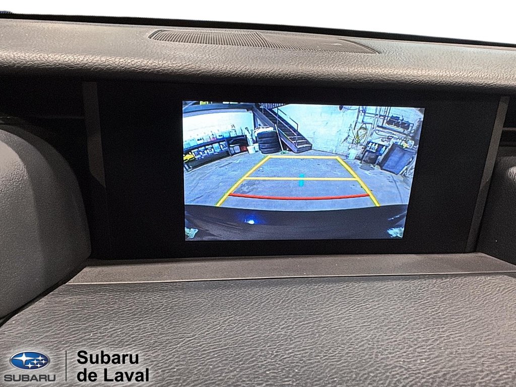 2017 Lexus IS 300 in Laval, Quebec - 19 - w1024h768px