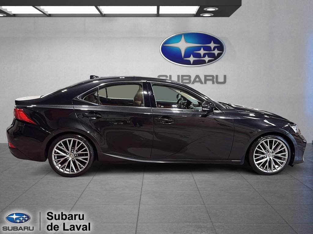 2017 Lexus IS 300 in Laval, Quebec - 4 - w1024h768px