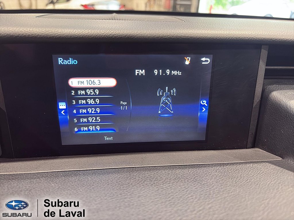 2017 Lexus IS 300 in Laval, Quebec - 12 - w1024h768px