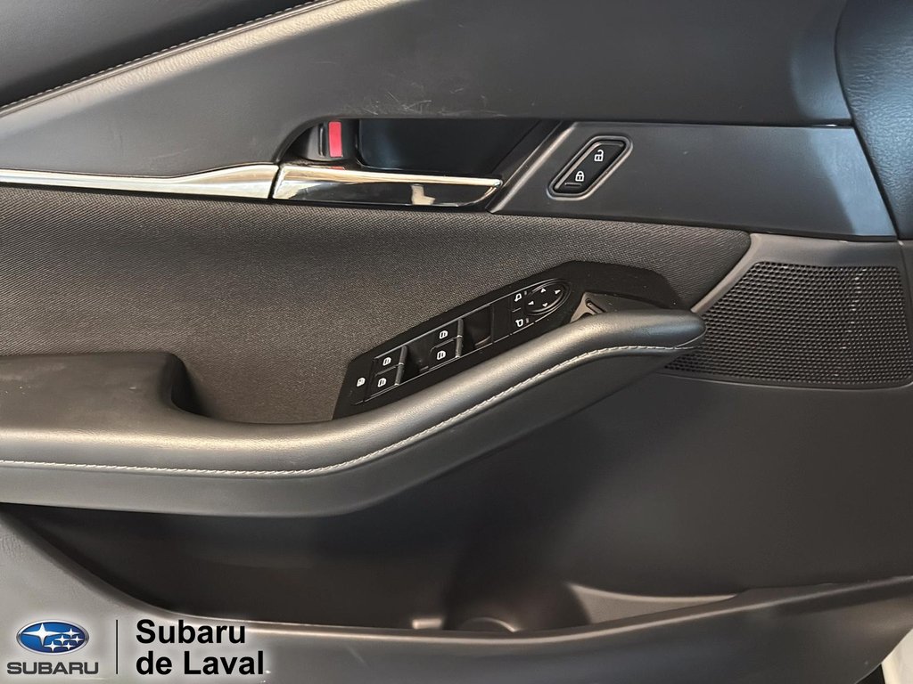 Mazda CX-30 GS 2023 à Laval, Québec - 10 - w1024h768px