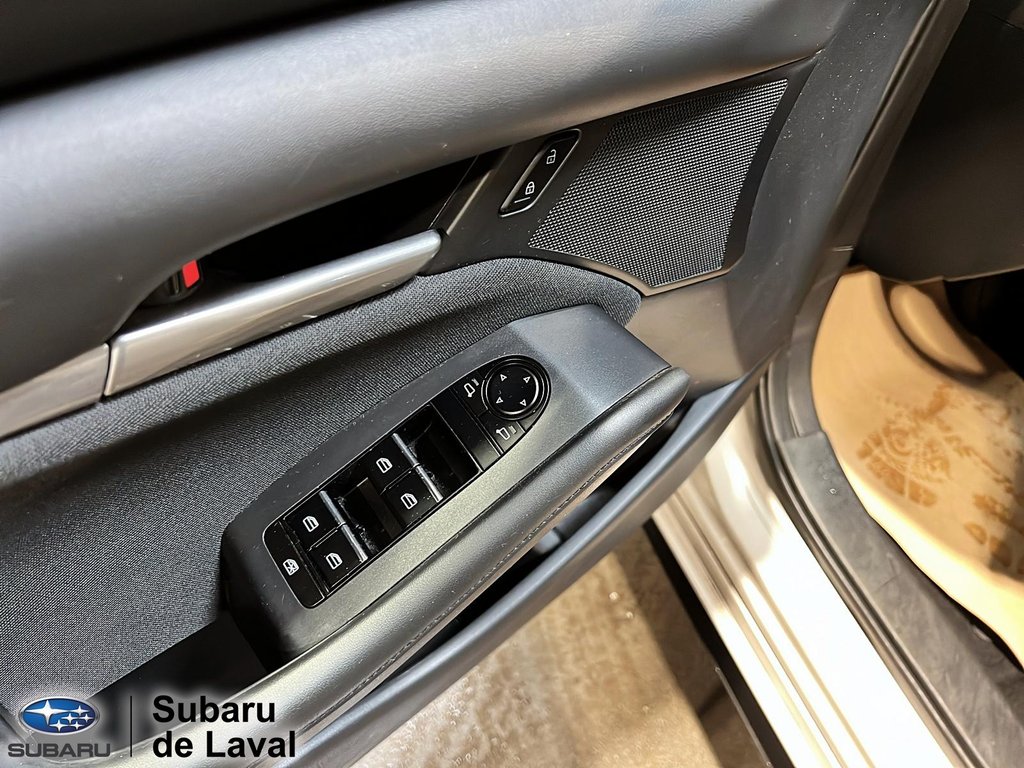 2022 Mazda Mazda3 Sport GS in Laval, Quebec - 11 - w1024h768px