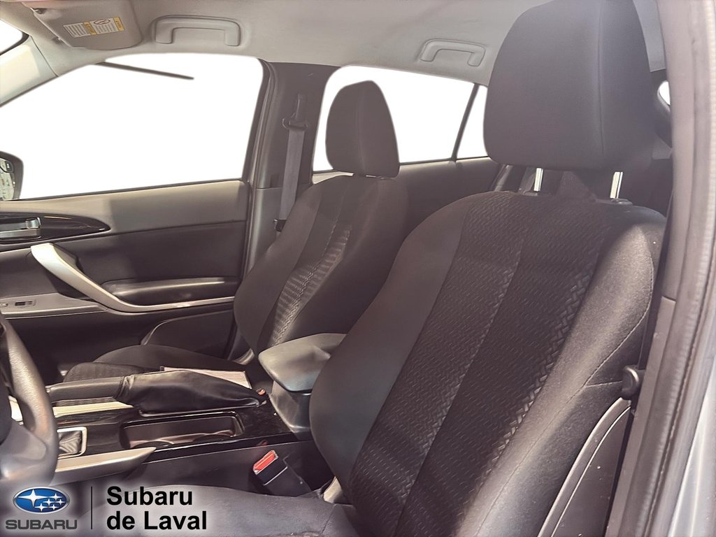 2024 Mitsubishi Eclipse Cross ES in Laval, Quebec - 10 - w1024h768px