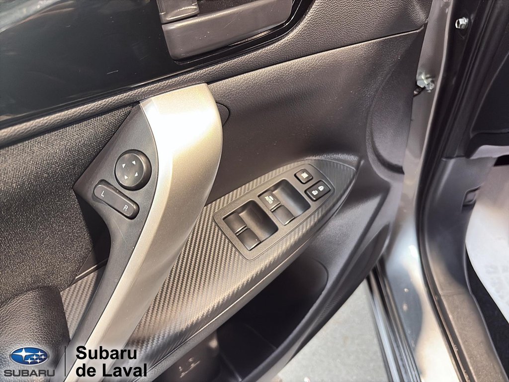 2024 Mitsubishi Eclipse Cross ES in Laval, Quebec - 11 - w1024h768px