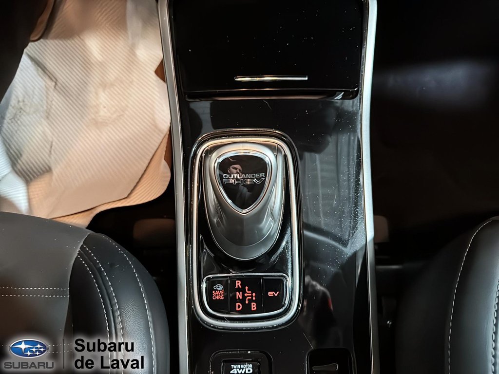 Mitsubishi Outlander PHEV  2022 à Laval, Québec - 19 - w1024h768px