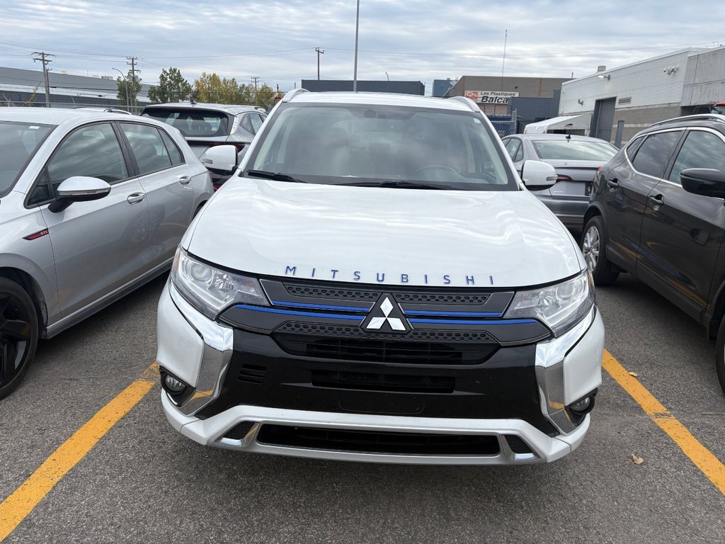 2022 Mitsubishi Outlander PHEV in Terrebonne, Quebec - 2 - w1024h768px