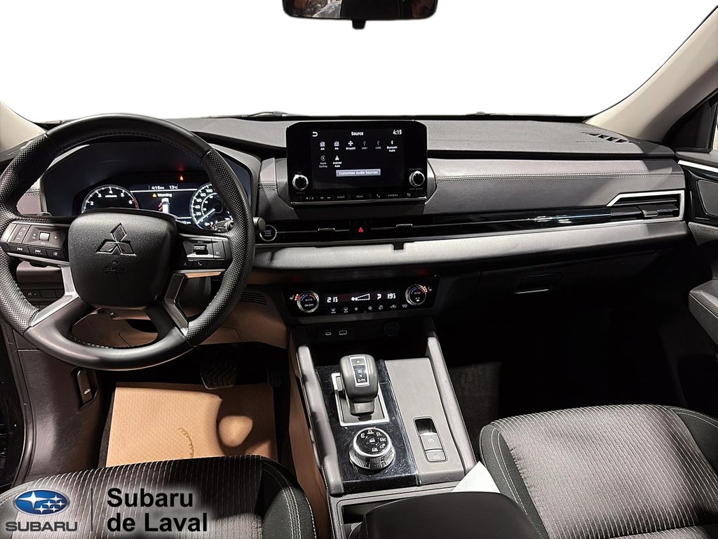 2023 Mitsubishi Outlander ES in Laval, Quebec - 16 - w1024h768px