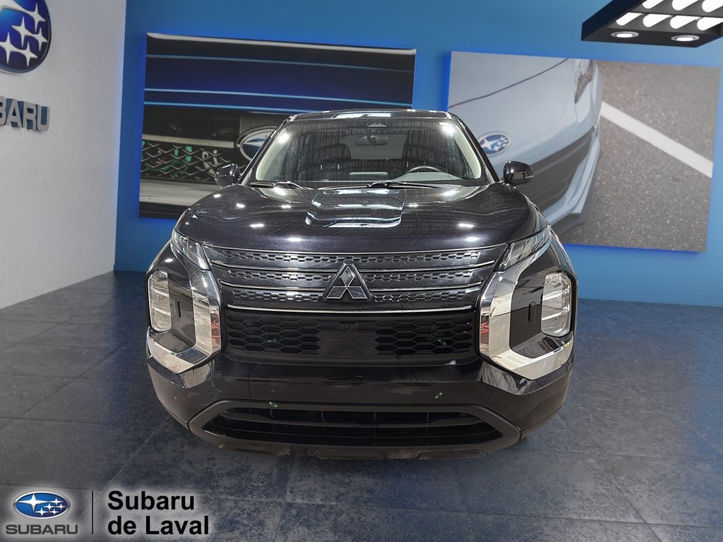 2023 Mitsubishi Outlander ES in Laval, Quebec - 2 - w1024h768px