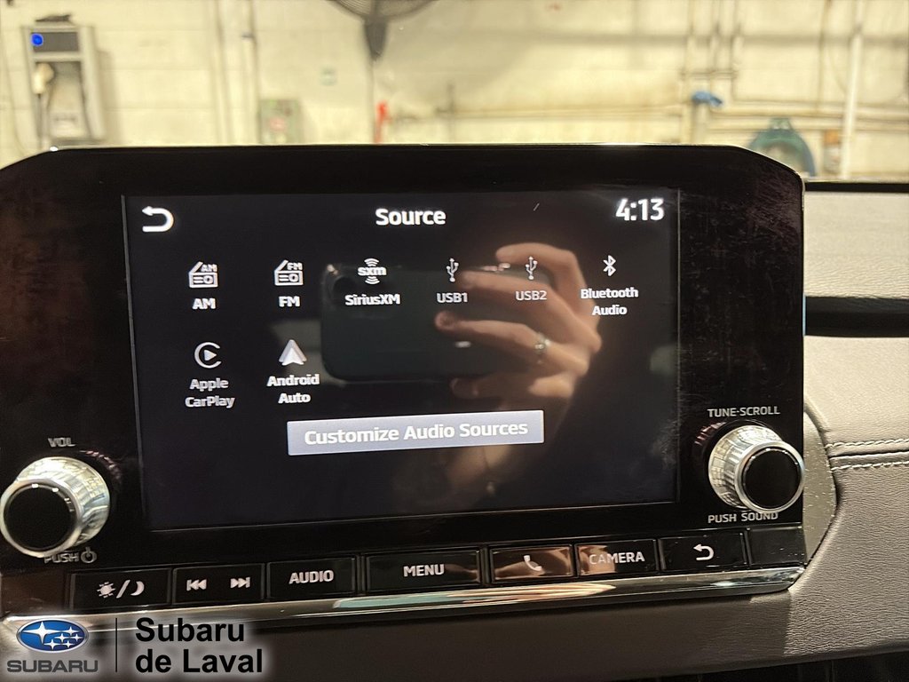 2023 Mitsubishi Outlander ES in Laval, Quebec - 12 - w1024h768px