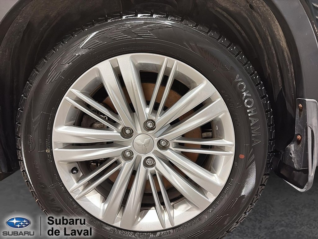 2023 Mitsubishi Outlander ES in Laval, Quebec - 9 - w1024h768px