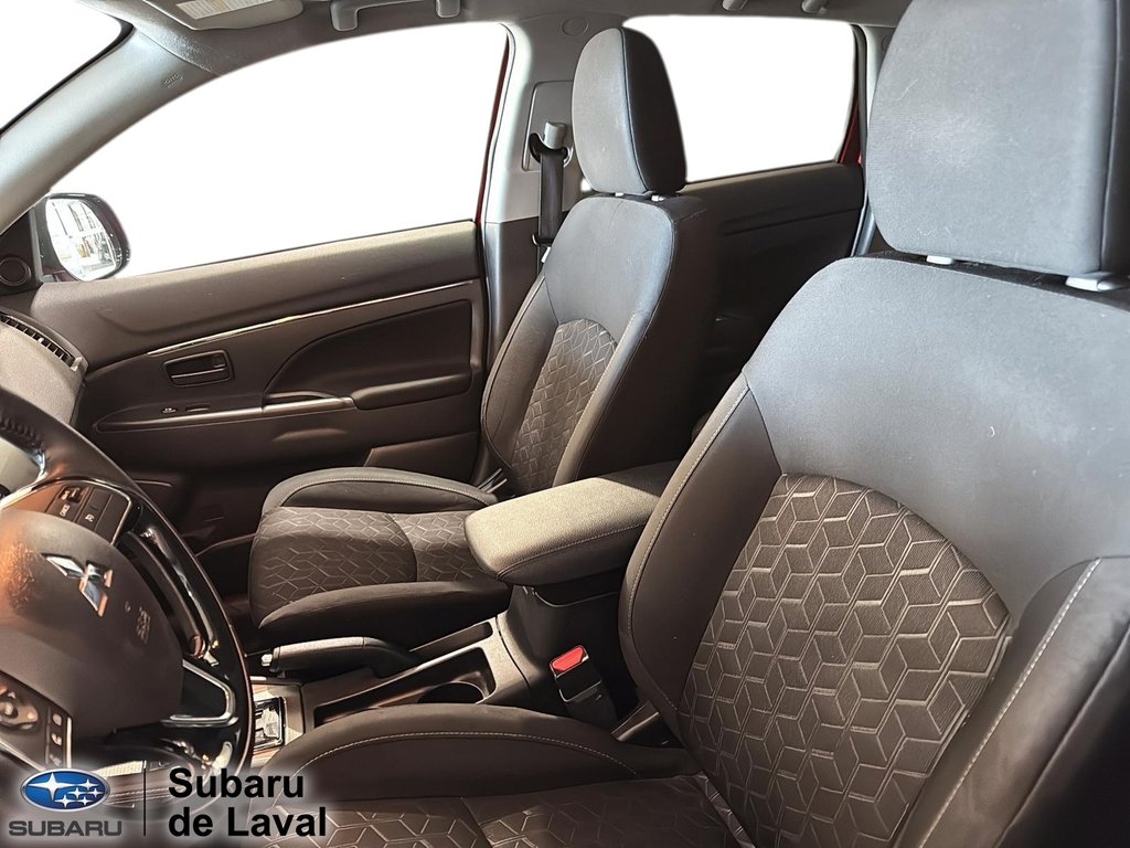 2020 Mitsubishi RVR ES in Laval, Quebec - 8 - w1024h768px