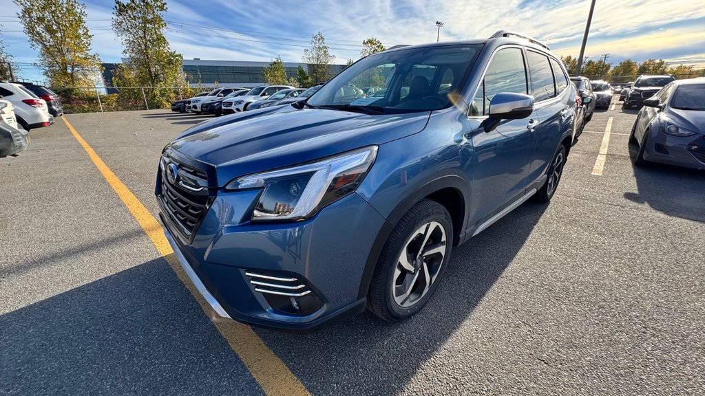 2022 Subaru Forester Premier in Laval, Quebec - 1 - w1024h768px
