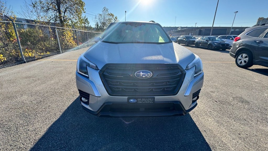 2023 Subaru Forester Touring in Laval, Quebec - 3 - w1024h768px