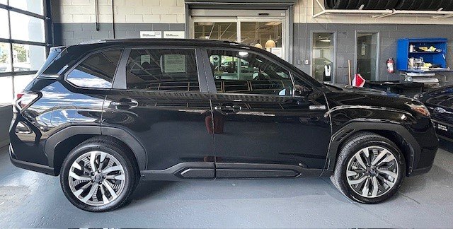 Subaru Forester E-BOXER Hybrid Premier 2025 à Laval, Québec - 10 - w1024h768px