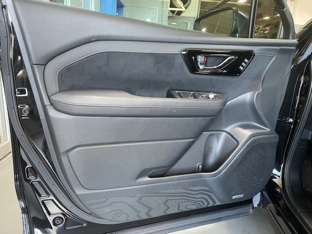 Subaru Forester E-BOXER Hybrid Premier 2025 à Laval, Québec - 13 - w1024h768px