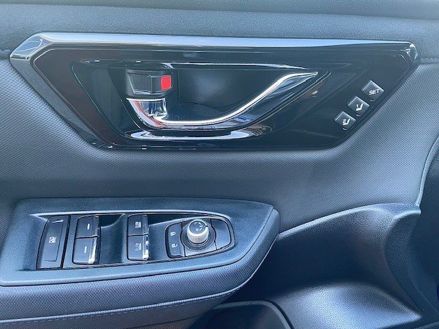 Subaru Forester Limited 2025 à Laval, Québec - 14 - w1024h768px