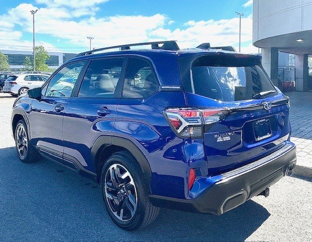 Subaru Forester Limited 2025 à Laval, Québec - 7 - w1024h768px