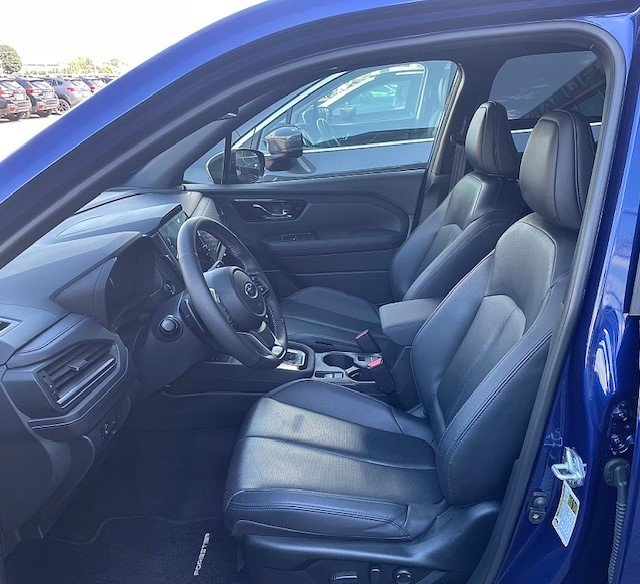 Subaru Forester Limited 2025 à Laval, Québec - 13 - w1024h768px