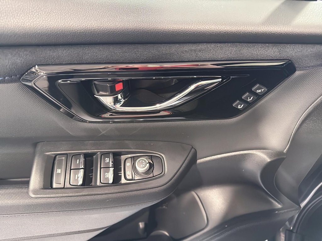 2025 Subaru Forester Limited in Laval, Quebec - 5 - w1024h768px