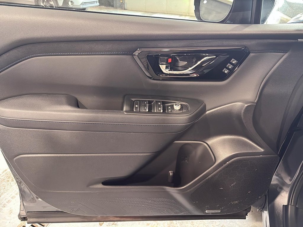 2025 Subaru Forester Limited in Laval, Quebec - 6 - w1024h768px