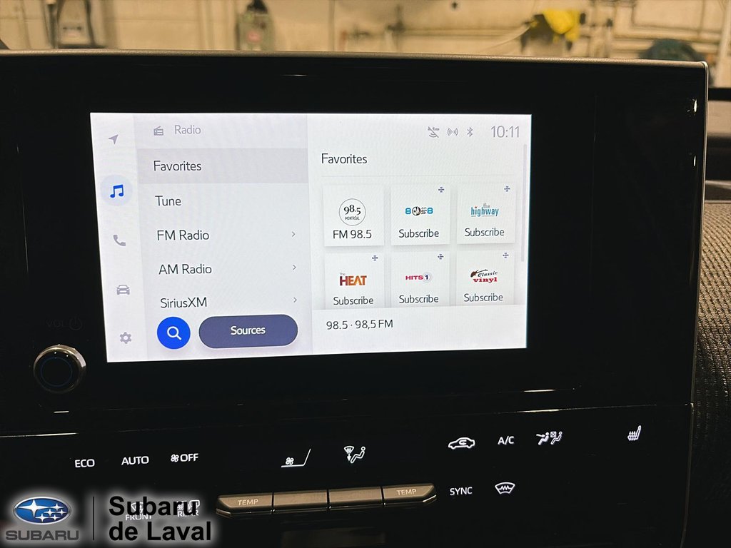 2023 Subaru Solterra Base in Laval, Quebec - 12 - w1024h768px