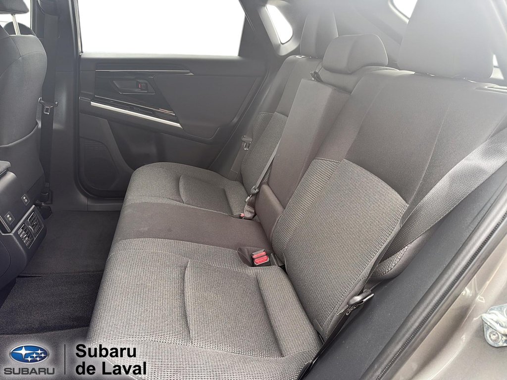 Subaru Solterra Base 2023 à Laval, Québec - 11 - w1024h768px