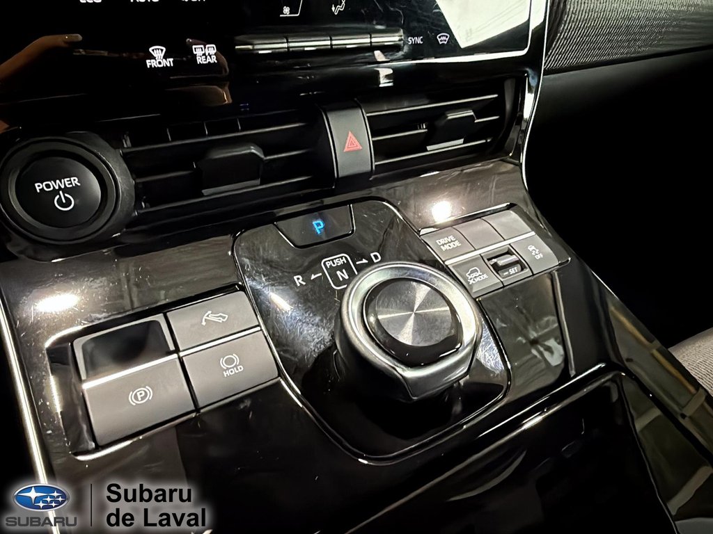 2024 Subaru Solterra base in Laval, Quebec - 15 - w1024h768px
