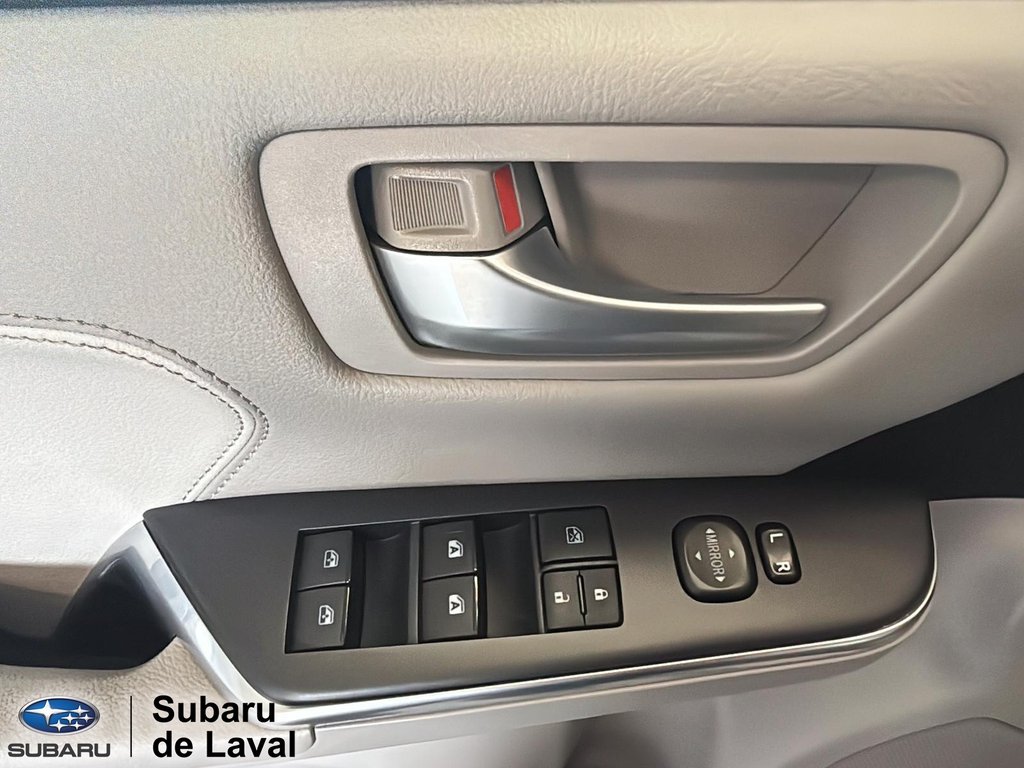 Toyota Camry Hybrid XLE 2015 à Terrebonne, Québec - 9 - w1024h768px