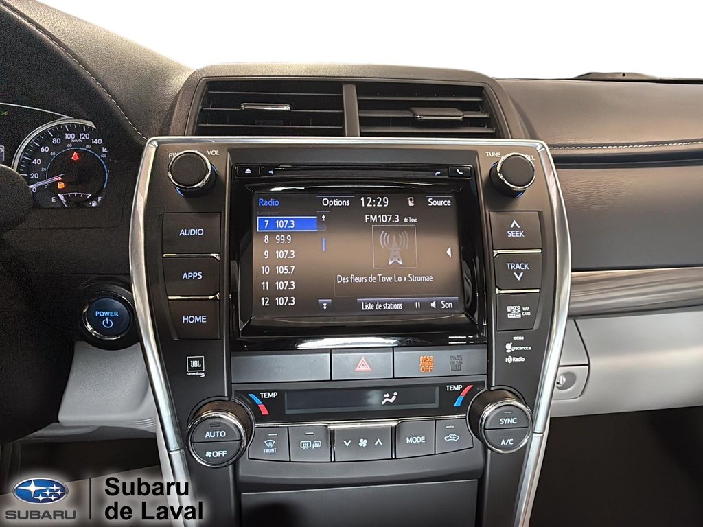 Toyota Camry Hybrid XLE 2015 à Terrebonne, Québec - 14 - w1024h768px