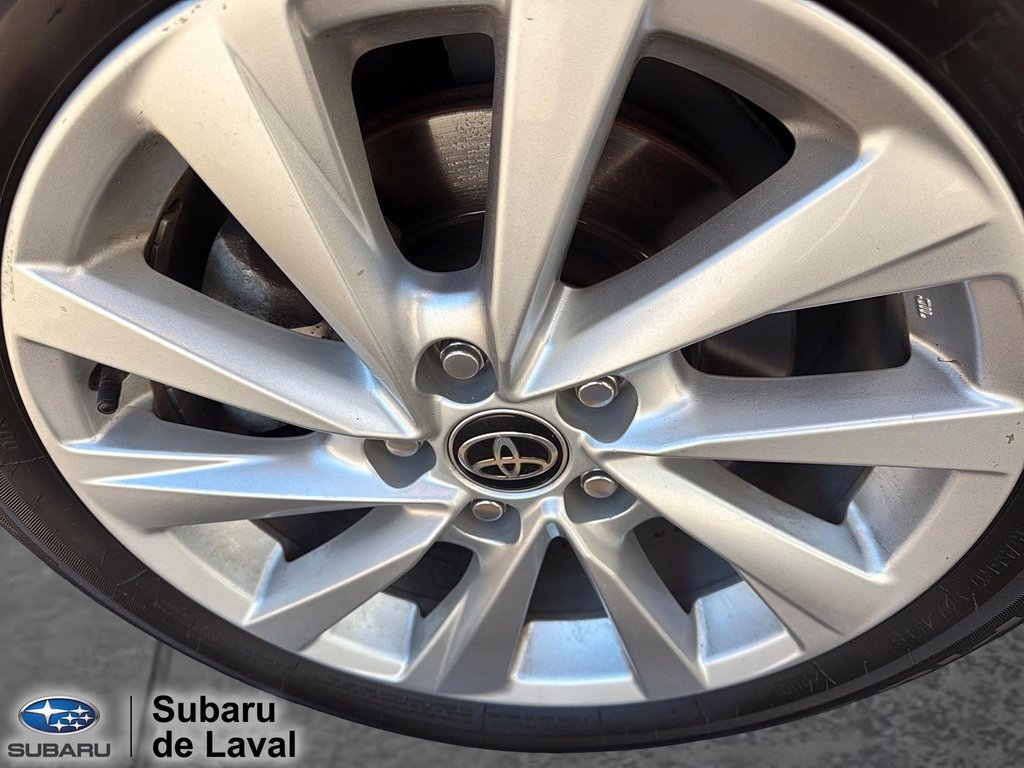 Toyota Camry SE 2023 à Laval, Québec - 7 - w1024h768px