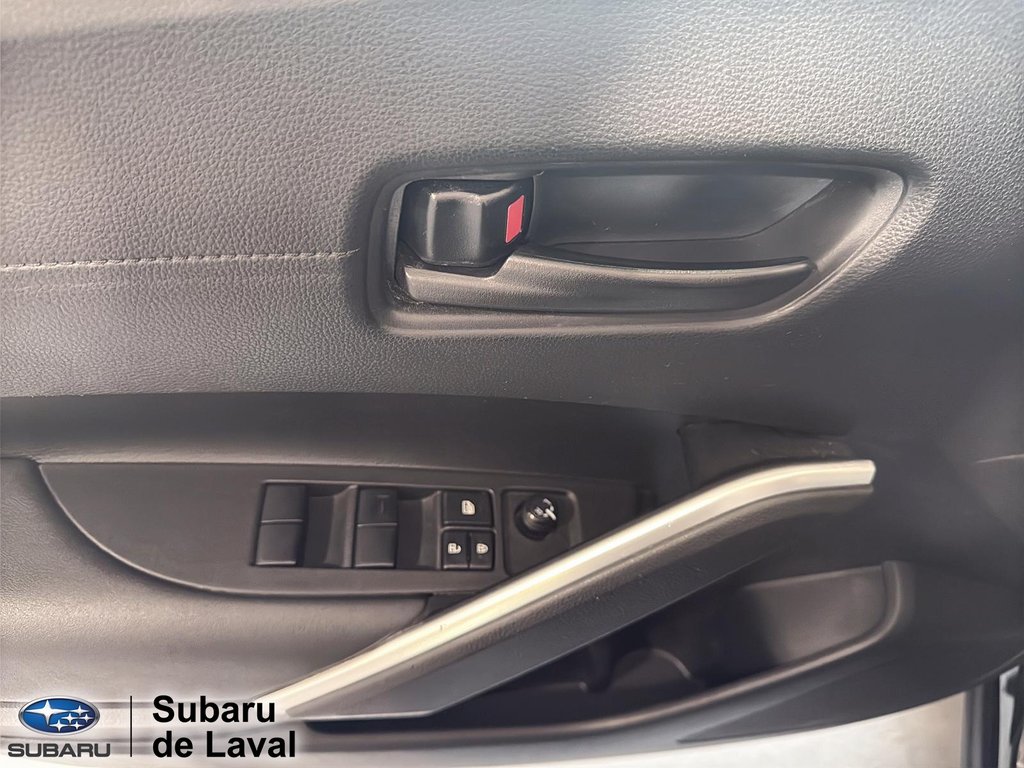 2022 Toyota Corolla Cross LE in Laval, Quebec - 8 - w1024h768px